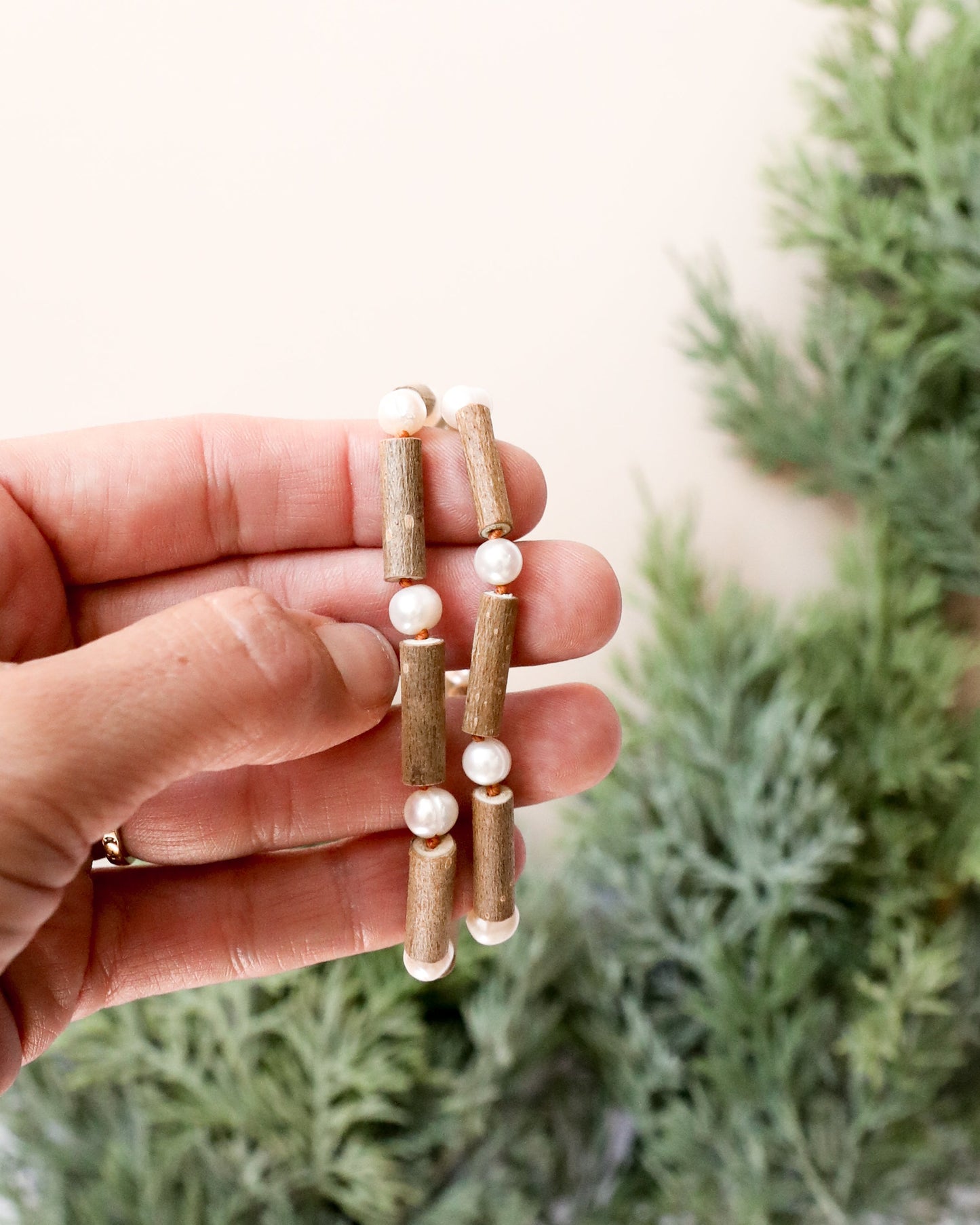 Hazelwood + Pearl || Beaded Necklace ||