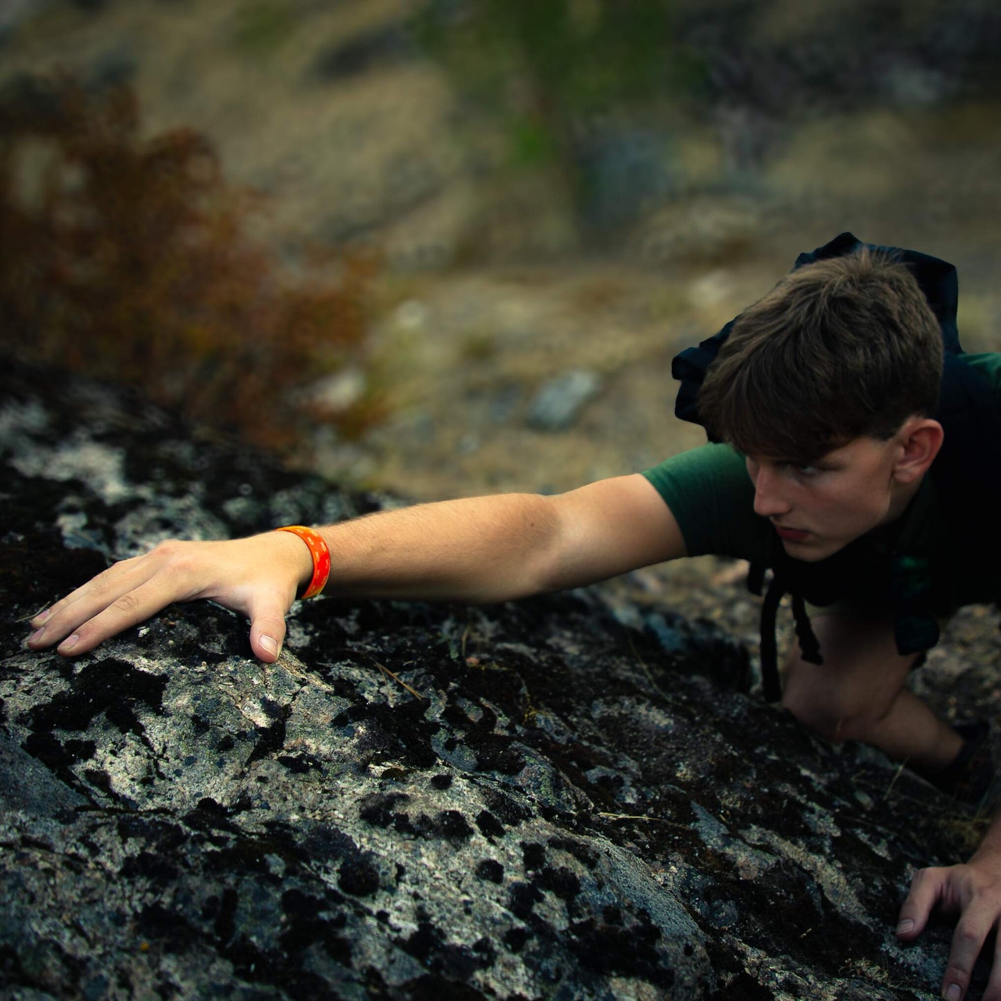God's Love Never Fails Bible Verse Bracelet